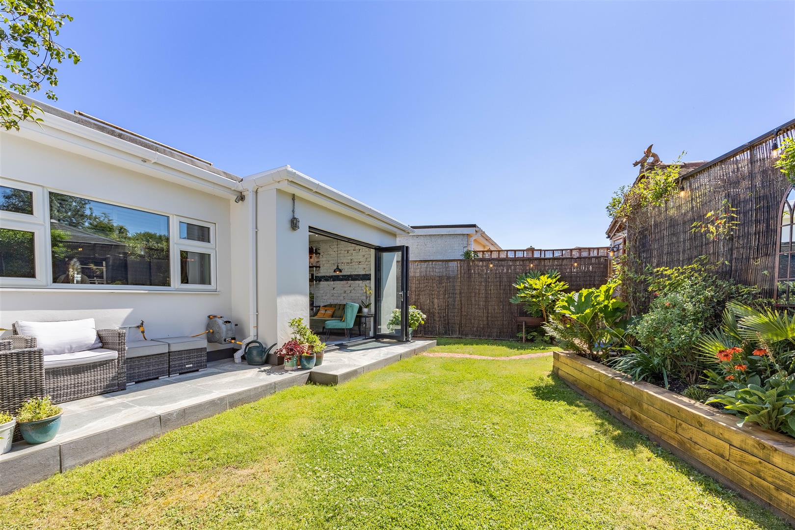 Appointmoor | MAIN ROAD, Hawkwell